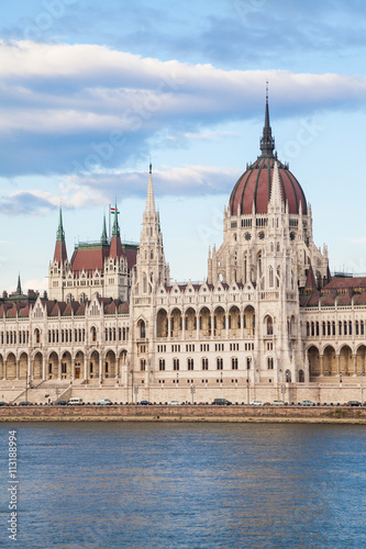 Budapest parliament view © Paolo Gallo