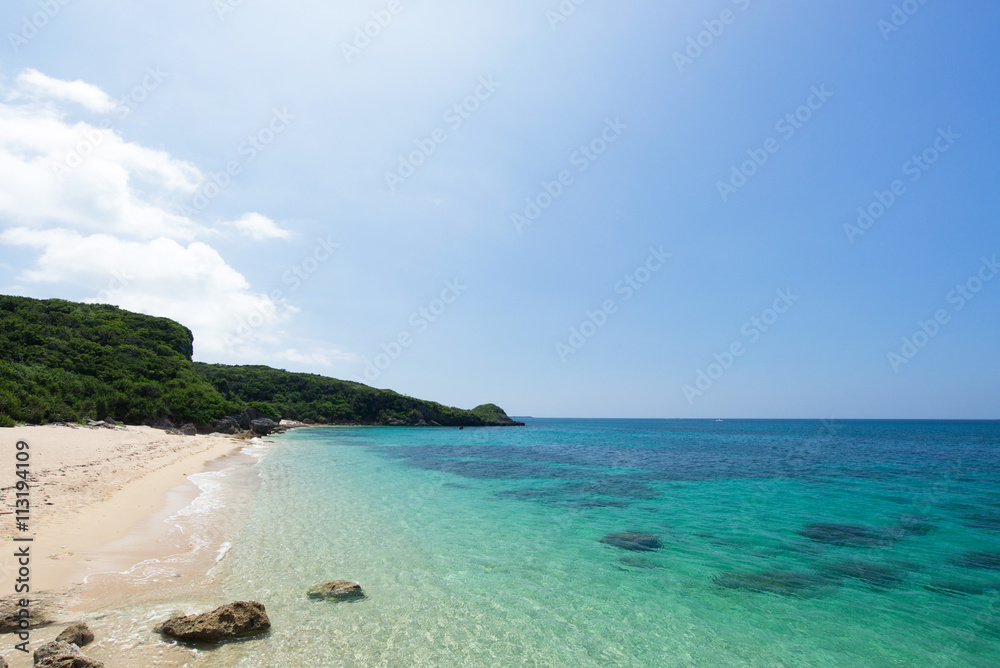 沖縄のビーチ・浜比嘉島の穴場ビーチ
