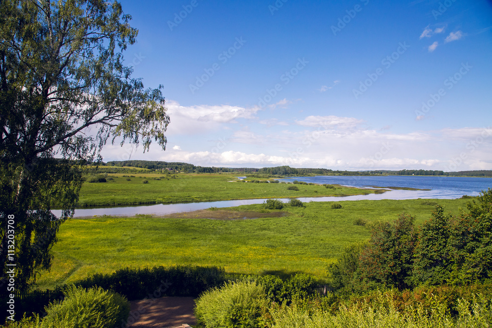 Obraz premium beautiful day landscape with a lake