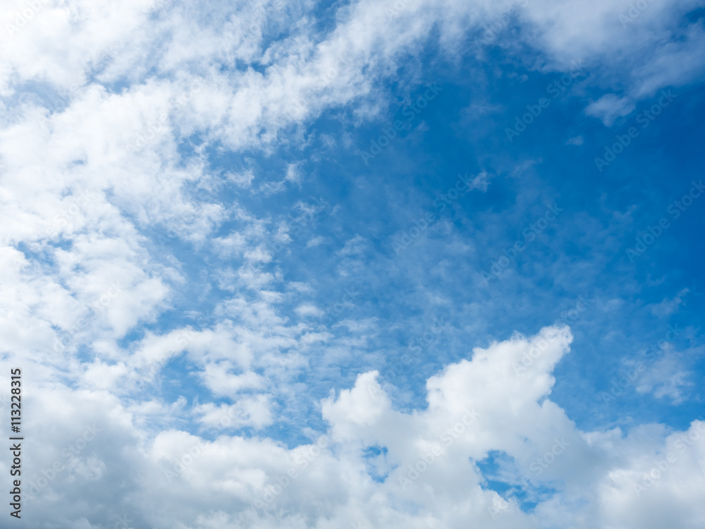 Obraz premium Blue cloudy sky