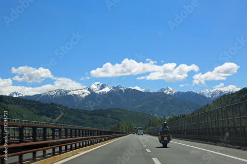 Auf der Brennerautobahn in Richtung Süden photo