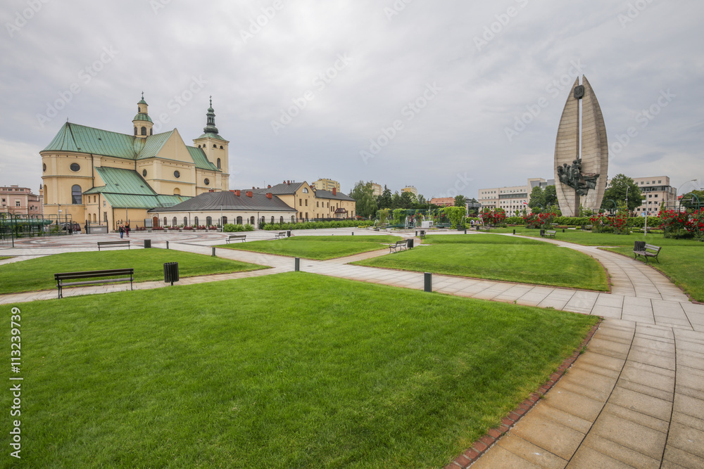 Rzeszów / Publiczny plac w centrum miasta Rzeszów / Publiczny plac w centrum miasta