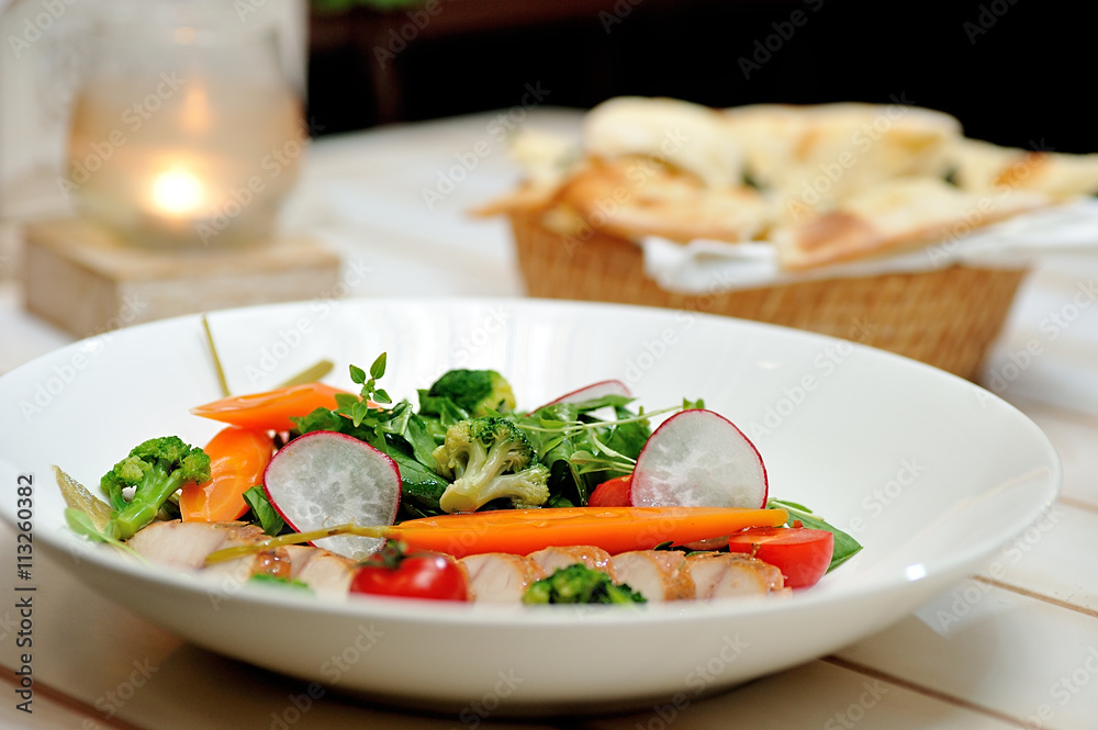 Salad with mackerel, fresh spinach and avocado cream. Thai style food
