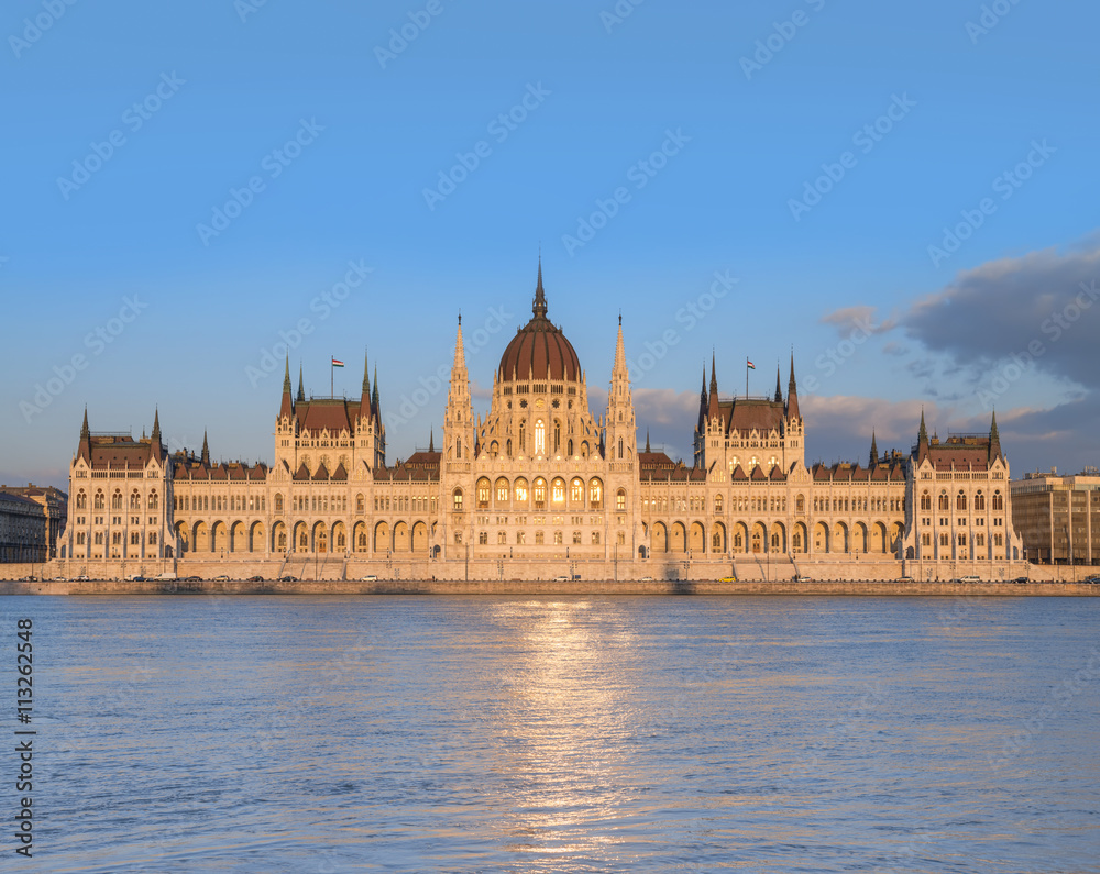 Fototapeta premium Parliament building in Budapest, Hungary