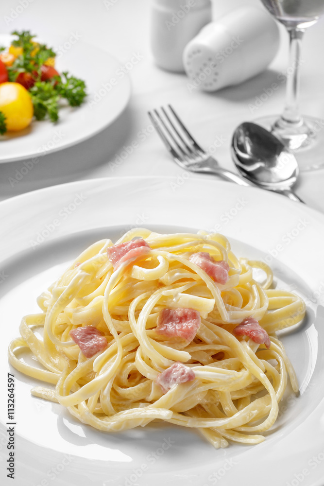 italian tagliatelle carbonara with beef bacon