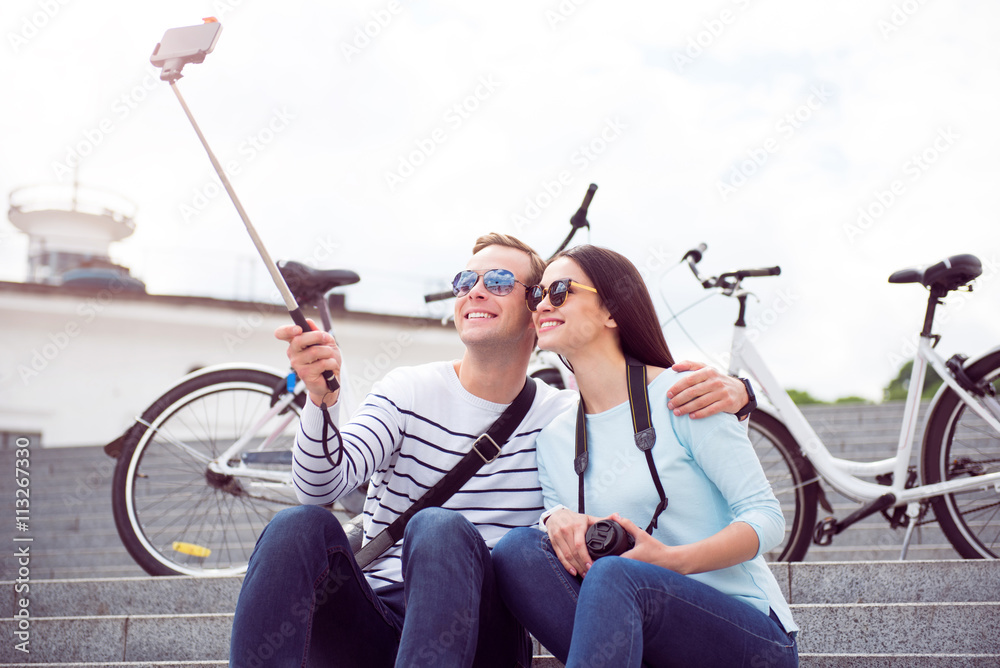 Obraz premium Young couple making a selfie