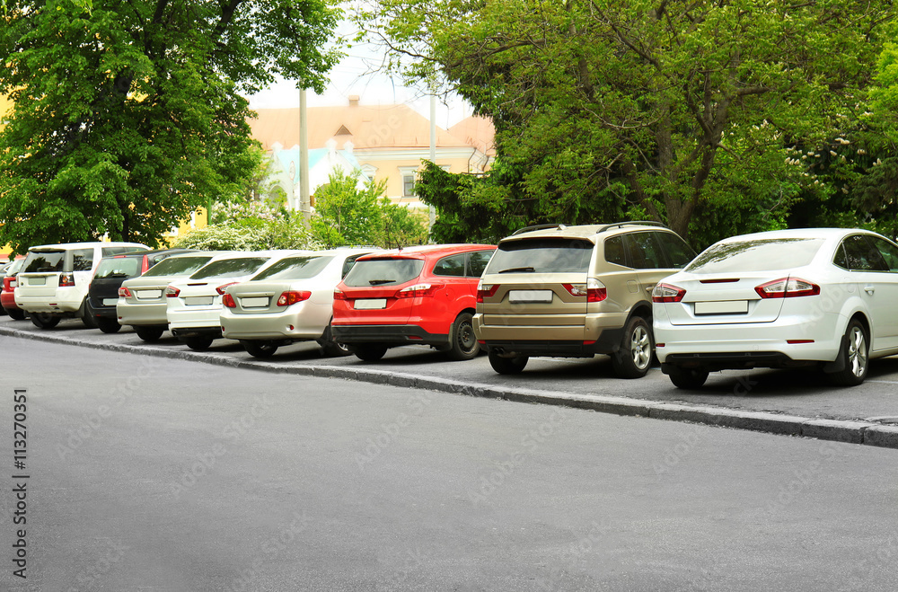 Fototapeta premium Parking w dużym mieście