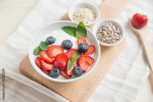 Joghurt mit Beeren 