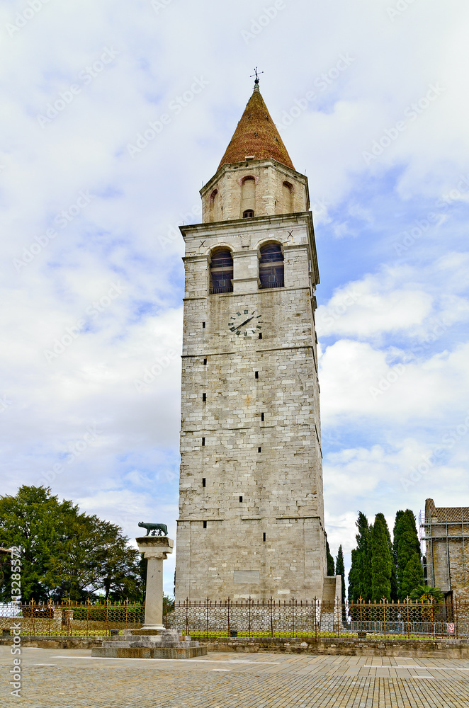 Turm der Basilika Santa Maria Assunta von Aquileia
