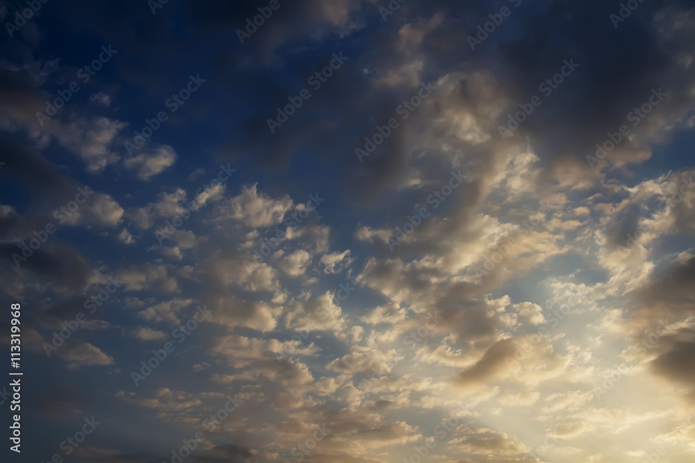 Fototapeta premium The sky is beautiful dark blue with dramatic clouds in the early morning