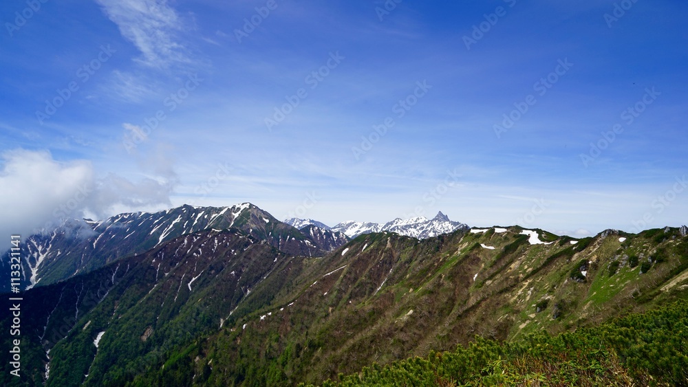 Naklejka premium 燕岳から大天井岳方面への稜線