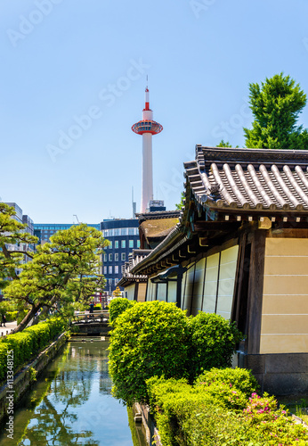 Higashi Hongan-ji, a buddhist temple in Kyoto photo