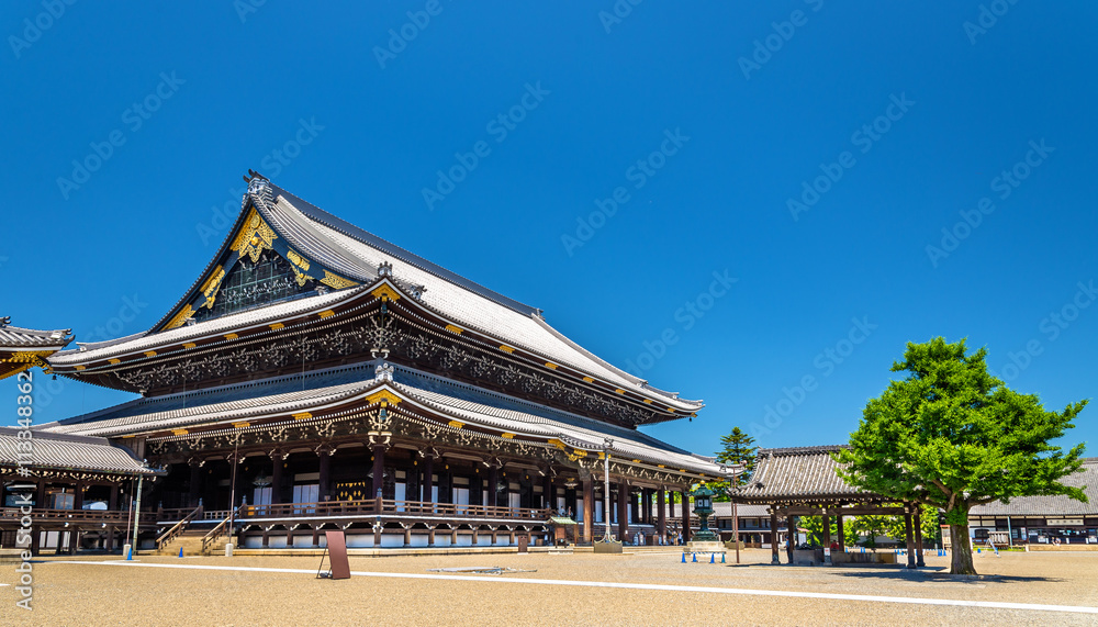 Higashi Hongan-ji, a buddhist temple in Kyoto Higashi Hongan-ji, a buddhist temple in Kyoto