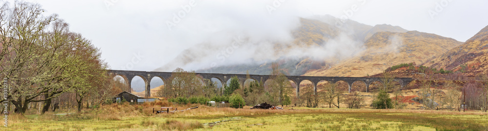 Naklejka premium The famous Glenfinnan Viaduct