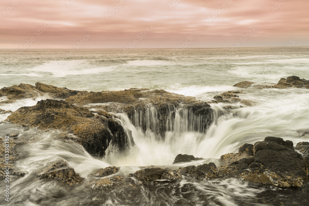 Thor's Well Along The Oregon Coast