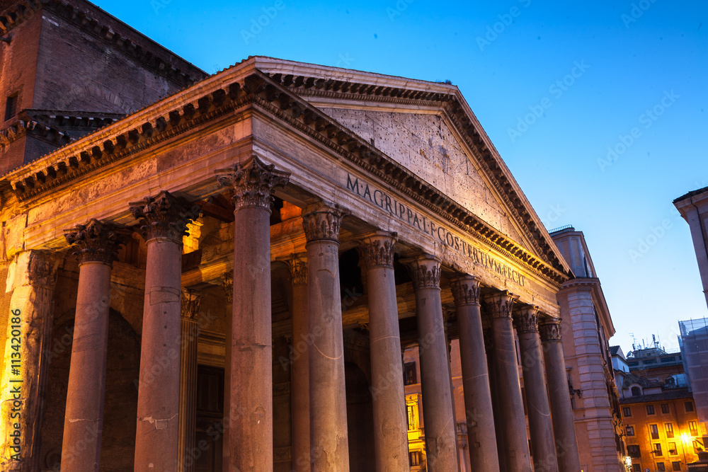 Obraz premium Pantheon Facade at night, Rome Italy