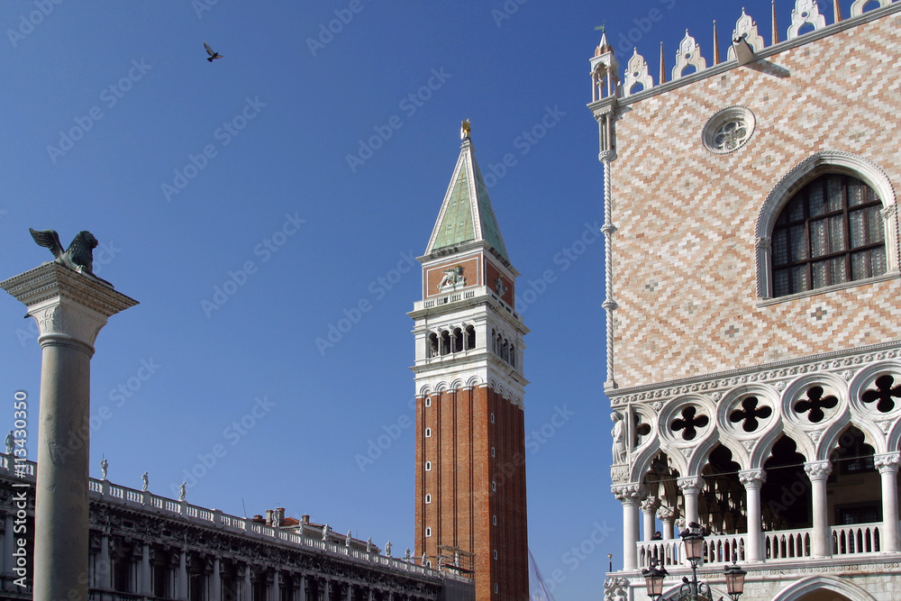 Veneto,Venezia, campanile dian Marco e palazzo Ducale.