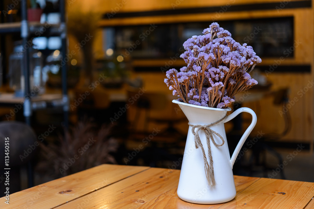 Dried flowers in a vase