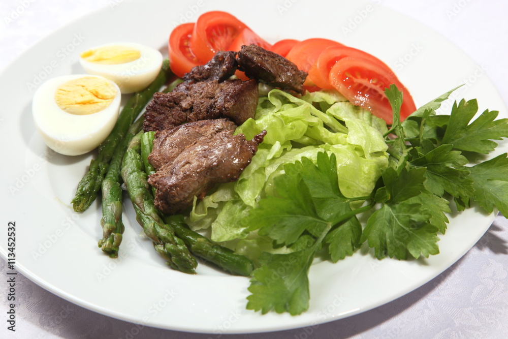 liver with asparagus and eggs
