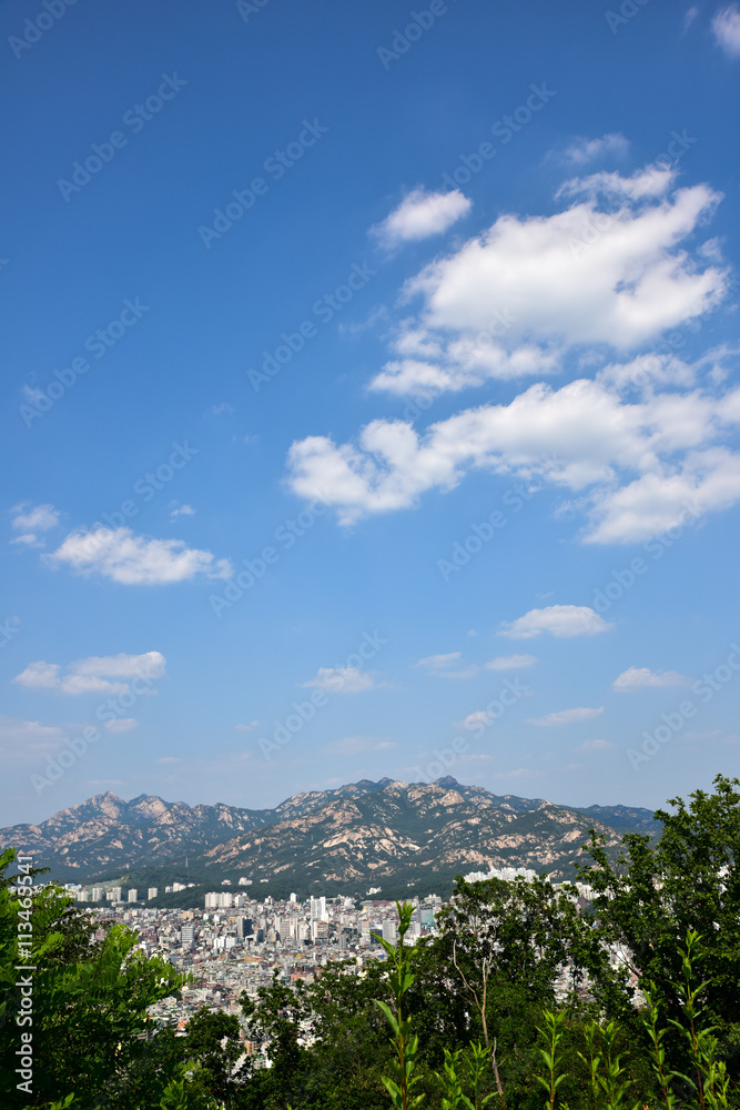 대한민국 서울의 맑은날 도시와 구름,봉산에서 바라본 서울 시내 대한민국 서울의 맑은날 도시와 구름,봉산에서 바라본 서울 시내