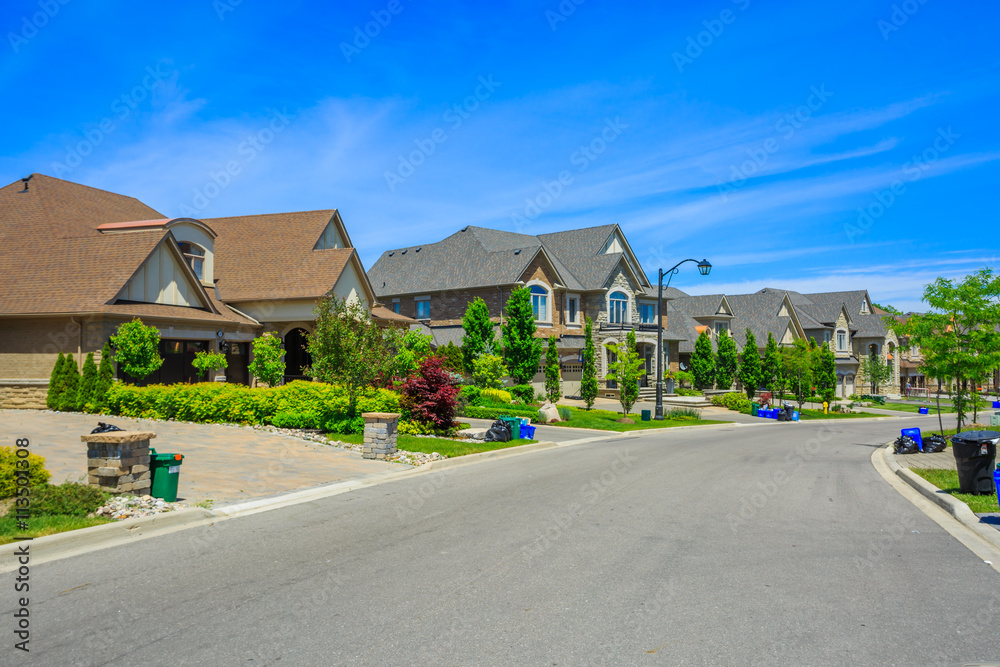 Luxury houses in North America Luxury houses in North America