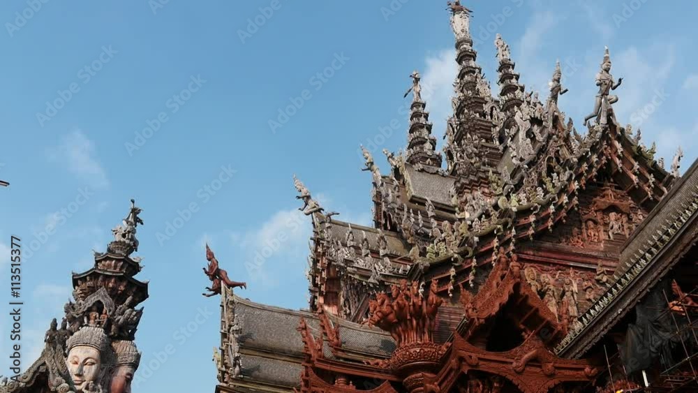 Thailand - sanctuary of truth temple dolly shot time lapse Thailand - sanctuary of truth temple dolly shot time lapse
