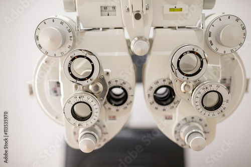 Ophthalmic testing device machine