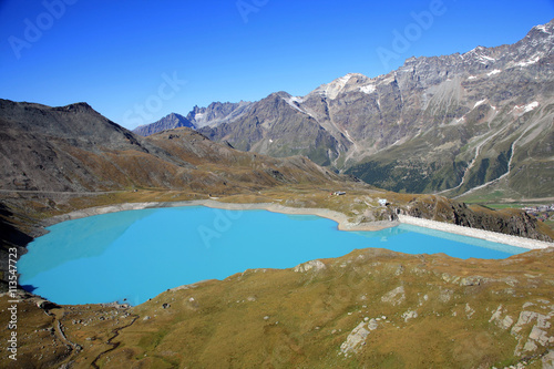 Fototapeta Naklejka Na Ścianę i Meble -  Valle d'Aosta,Cervinia. Lago artificiale.