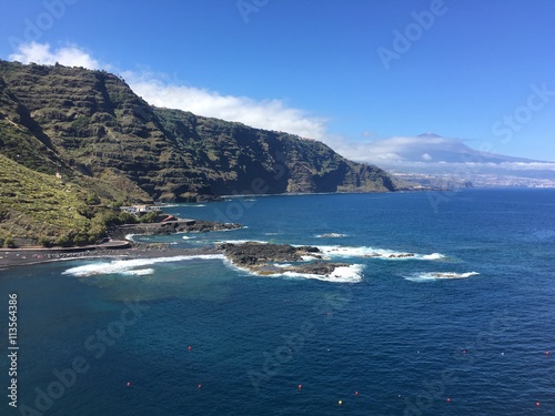 Acantilado de Acentejo y Teide © Bentor