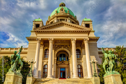 Obraz na płótnie Entrance to the Serbian parliament with statues in front of the entrance, HDR image. w salonie