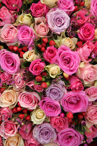 Fototapeta Naklejka Na Ścianę i Meble -  Bridal flower arrangement in pink