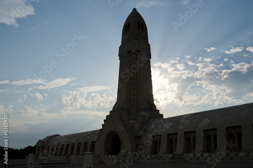 Het Ossuarium Douaumont,een monument waarin zich de resten van 130.000 ongeïdentificeerde Franse en Duitse soldaten uit de eerste wereldoorlog bevinden.  photo