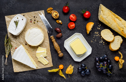 Obraz na plátně French Cuisine with Brie Cheese and Bread