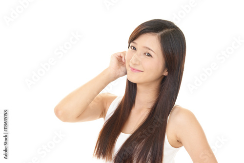 Wallpaper Mural 笑顔で寛ぐ女性 Torontodigital.ca