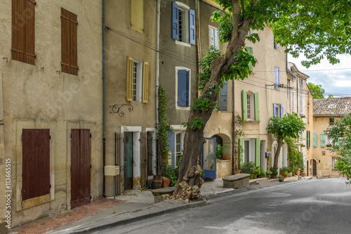 Fototapeta Naklejka Na Ścianę i Meble -  The hill top village of Cucuron in the Luberon Provence