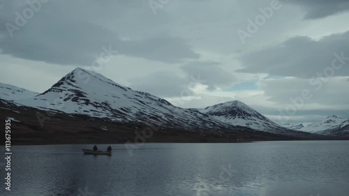 Balade sur un lac d'Islande photo