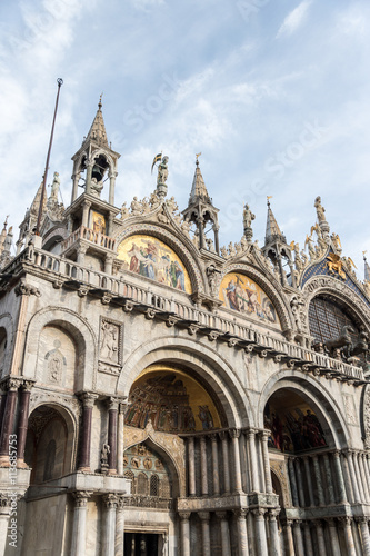 Main facade of the cathedral of Saint Mark in Venice © Bisual Photo