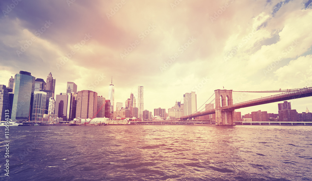 Vintage stylized Manhattan skyline with Brooklyn Bridge.