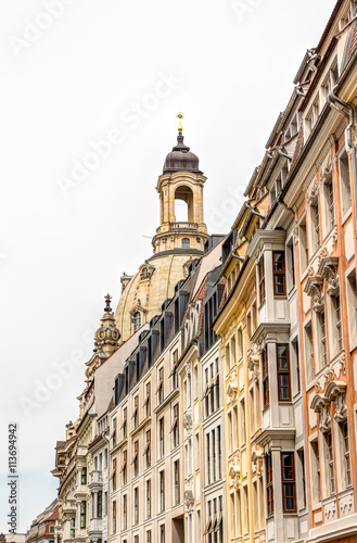 Historische, wiederaufgebaute Barockbauten in der Altstadt zu Dresden © mije shots