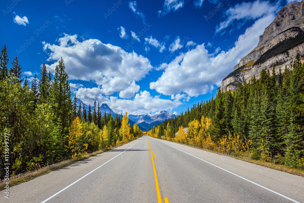Travel to the Canadian Rockies StockFoto Adobe Stock