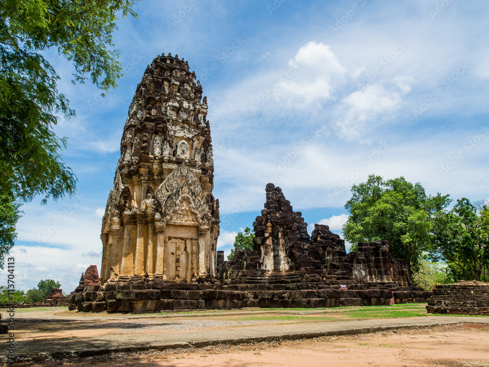 Khmer Style Prang at Phra Phai Luang Temple in Sukhothai Historical Park, Sukhothai, Thailand
Khmer Style Prang at Phra Phai Luang Temple in Sukhothai Historical Park, Sukhothai, Thailand