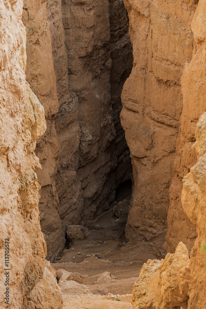 Narrow gap of Bryce Canyon 