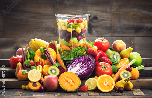 Fototapeta Naklejka Na Ścianę i Meble -  Fresh fruits and vegetables in the blender