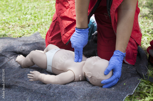 Obraz na płótnie Baby first aid