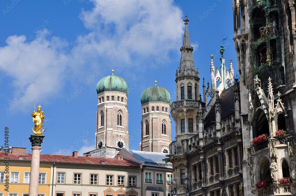 Rathaus und Frauenkirche
