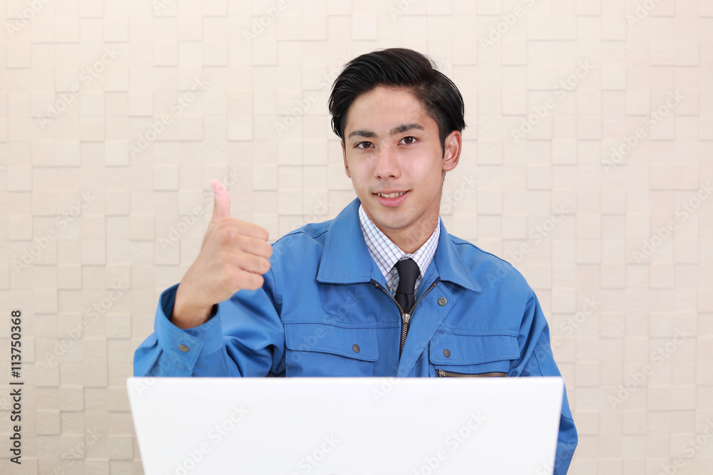 笑顔の労働者 笑顔の労働者
