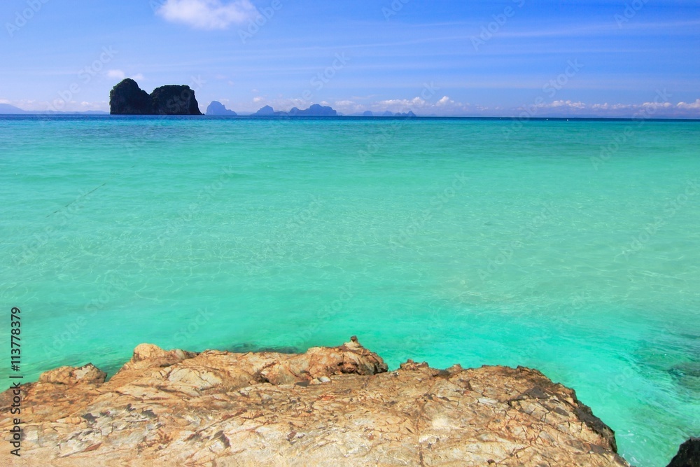 Fototapeta premium the paradise island in trang thailand