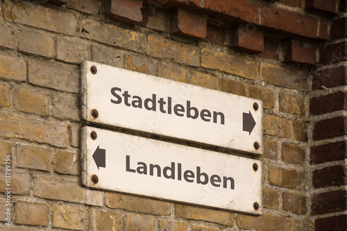 Schild 100 - Landleben