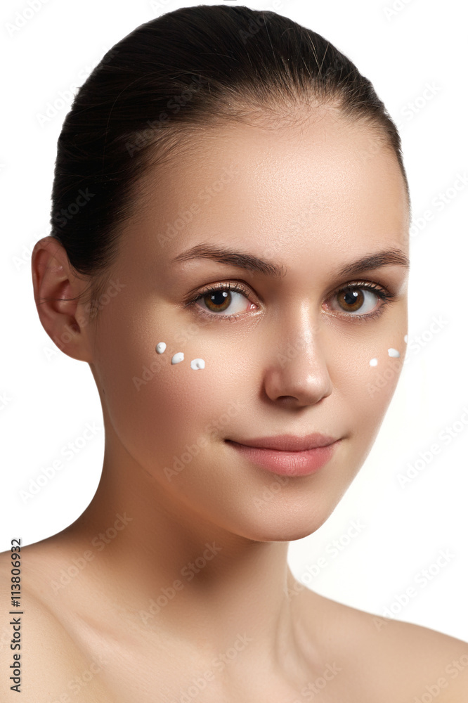 Beautiful face of a young caucasian woman. Woman beauty face portrait with healthy skin. Portrait of beautiful young woman looking at camera. Natural beauty concept
Beautiful face of a young caucasian woman. Woman beauty face portrait with healthy skin. Portrait of beautiful young woman looking at camera. Natural beauty concept