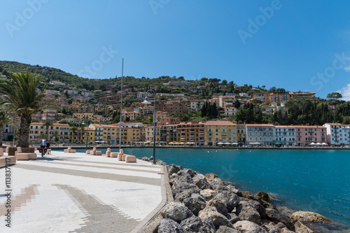 Obraz na płótnie Promenade in Porto Santo Stefano w salonie